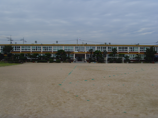 칠산초등학교
