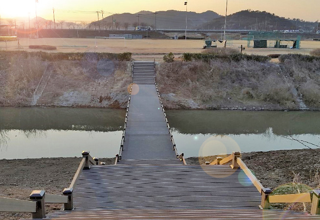 한림운동장에 멋진 다리가 생겼어요1