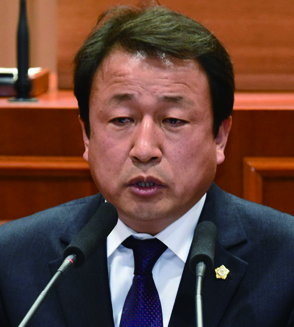 [김형수 의원] 아이들 밥값 빼앗아 서민자녀 교육지원 하는 사업은 즉시 중지하고 학교급식비 지원은 계속 되어야한다1