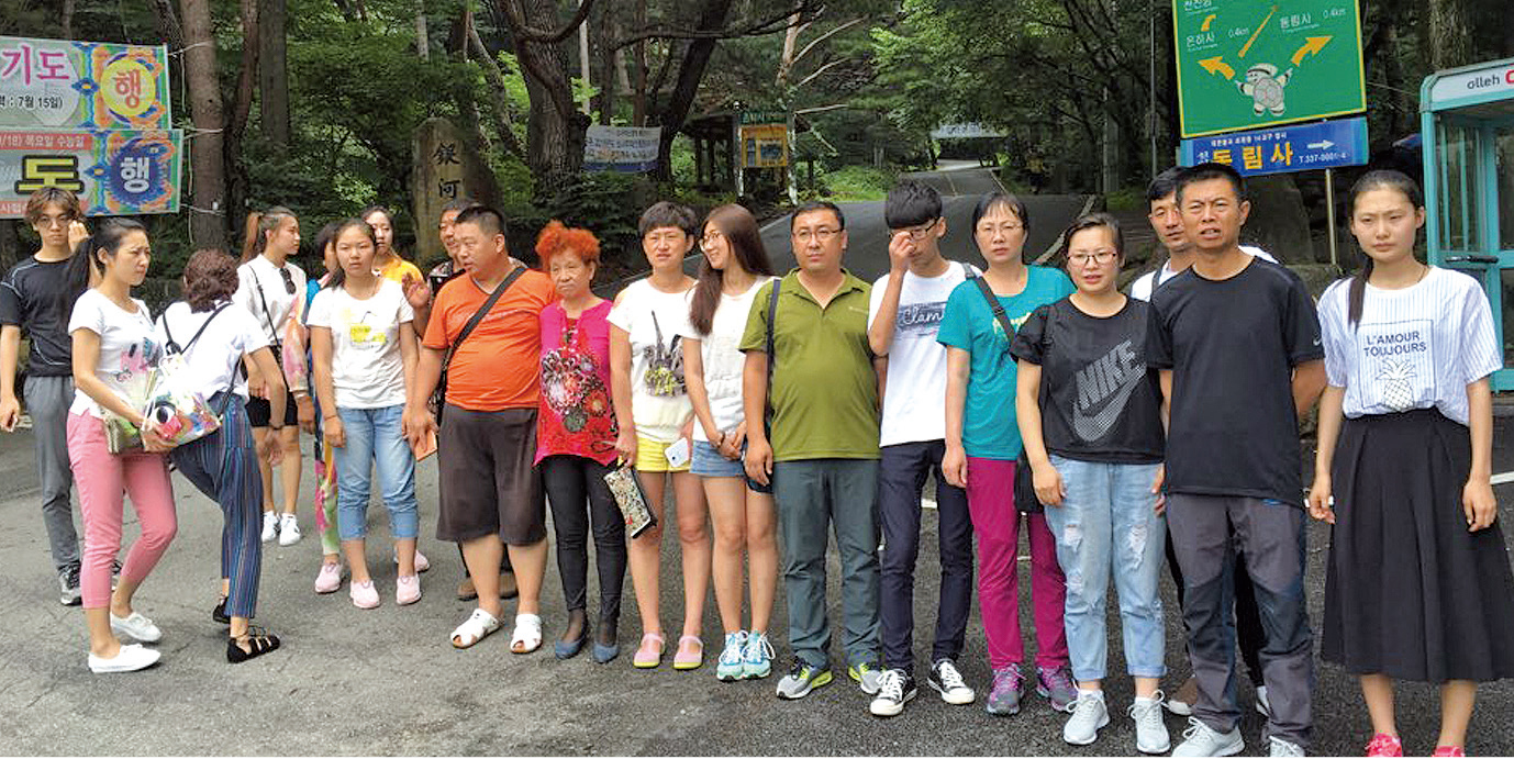 중국 전세기 관광객 김해 유치1