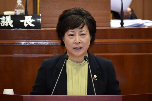 [김동순 의원] 우리시 가야뜰 운영체계는 위탁운영에서 직영으로 전환되어야 합니다.1