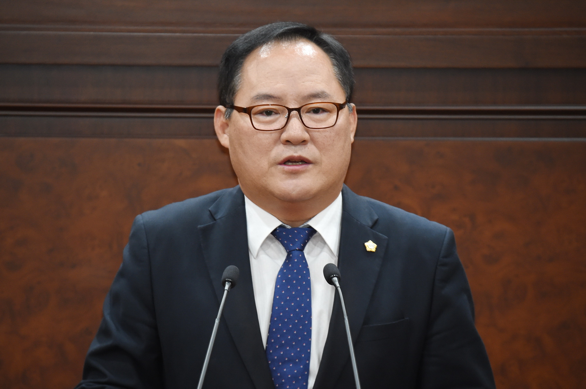 김해시의회 제206회 임시회 5분 자유발언 및 시정질문과 답변-엄정 의원1