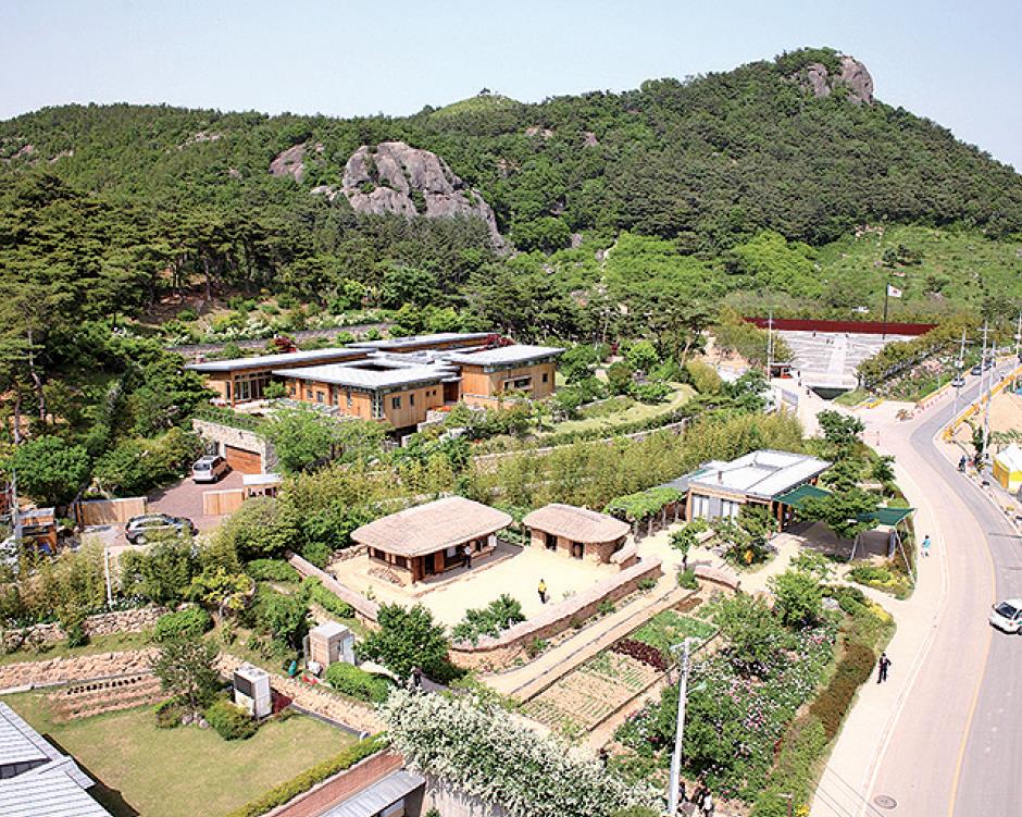 봉하마을 방문객 100만 명 돌파1