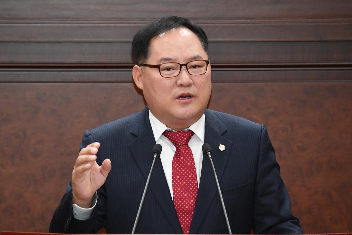 제214회 김해시의회 임시회 제2차 본회의 시정질문-엄정 의원1