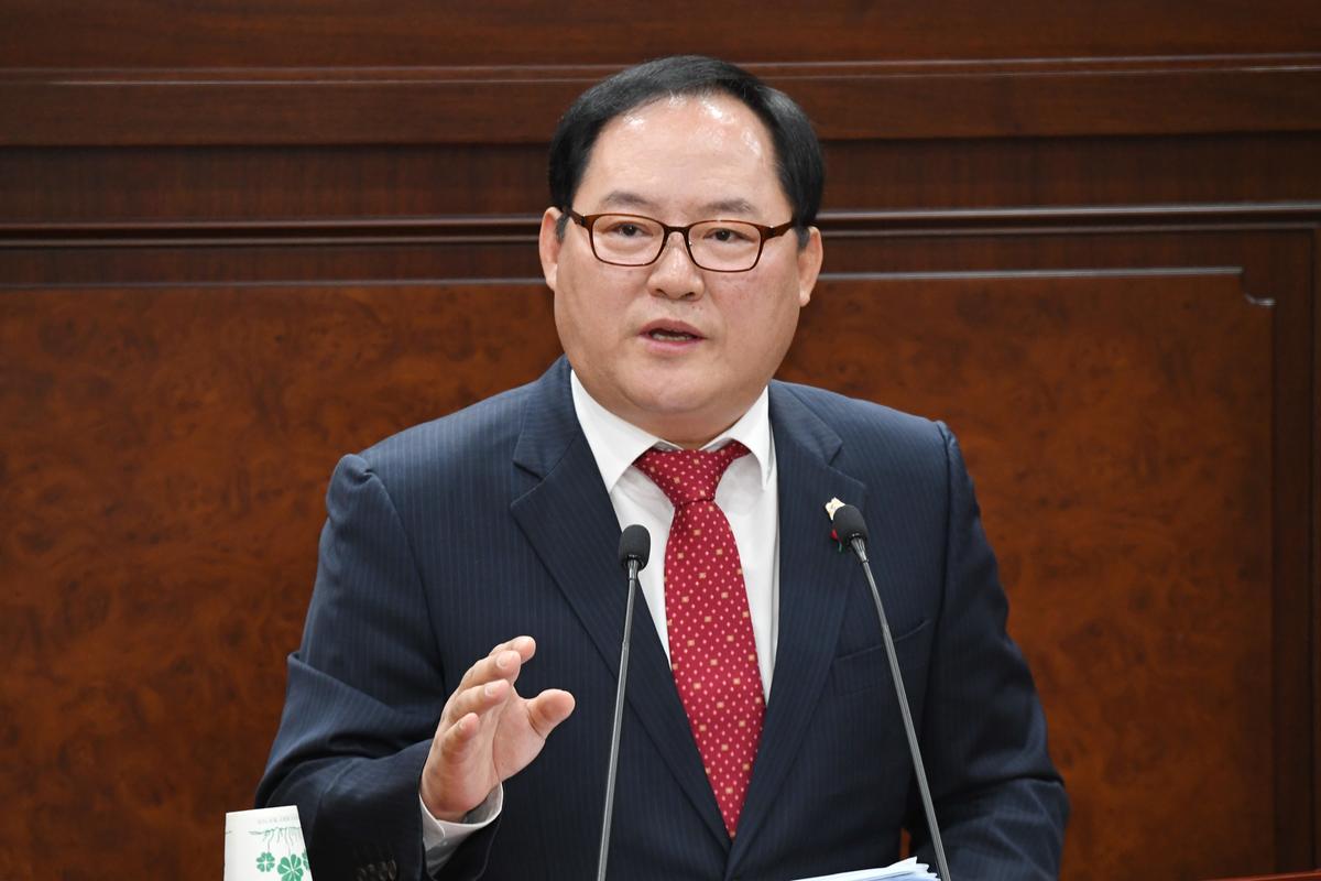 제215회 김해시의회 제2차 정례회 제2차 본회의 시정질문과 답변-엄정 의원1