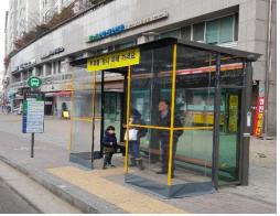 기존 정류장 시설물을 이용한 사례2