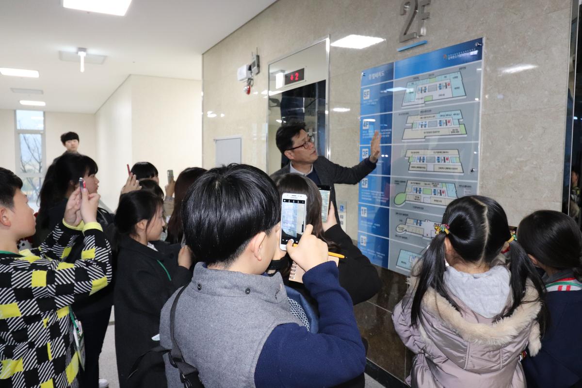 우리는 '김해시 어린이기자단' 입니다0