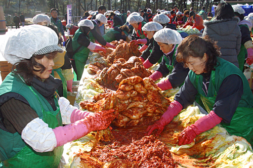 ‘사랑으로 버무린 김치 드세요’1
