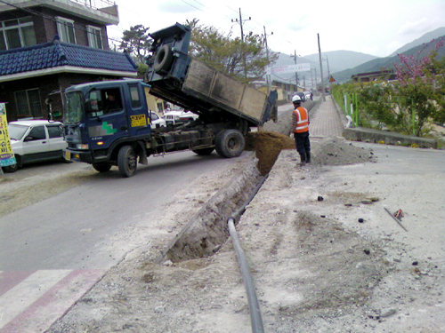 학교인근 공사현장 안전 위협1