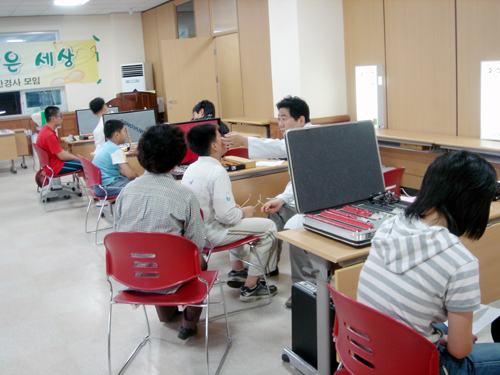 저소득자녀 시력검사, 안경기증1