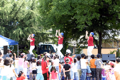김해예술창작스튜디오 감자축제 성황1