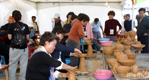 김해분청도자기 축제 성황1
