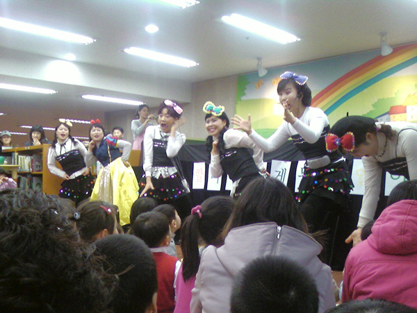 장유도서관 유아실 새단장1