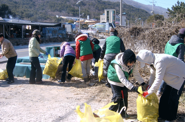 자연보호 장유지회 대청계곡 청소1
