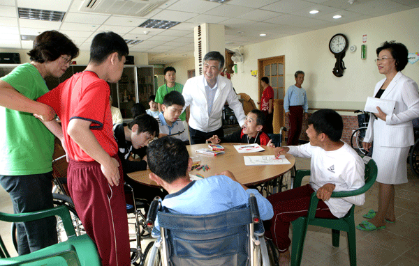 따뜻한 정이 오가는 즐거운 추석 되세요1