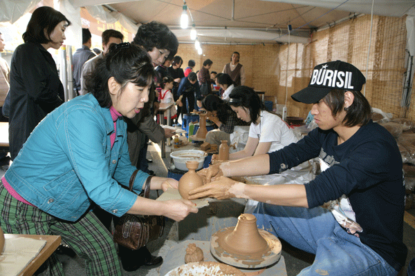 도자기축제·진영단감제 전국축제 자리매김1