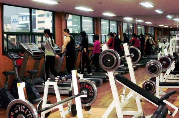 내외주민자치센터 헬스장 새단장1