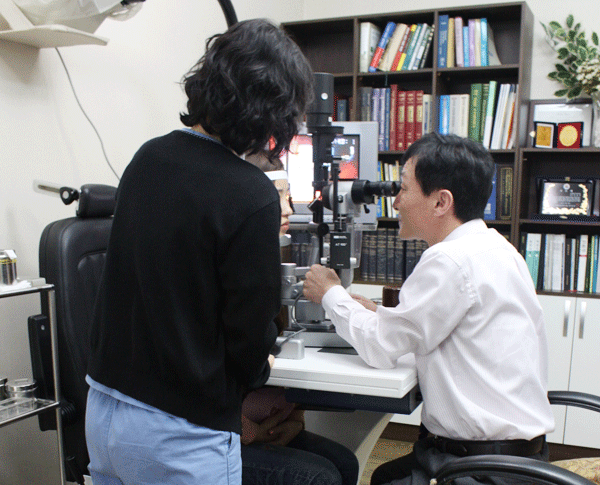 김해밝은안과 휴일 진료1