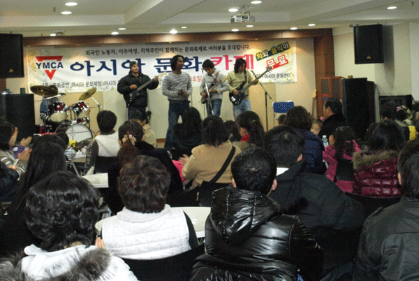 아시아 문화카페 '성황'1