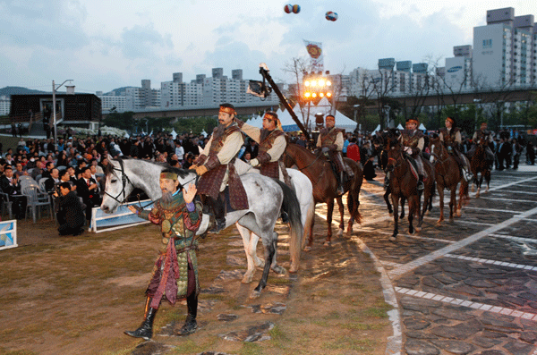 2천 년의 약속, 가야문화와의 만남1