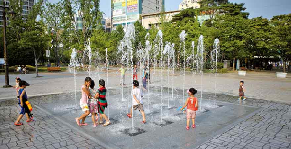 시원한 바닥분수로 떠나는 휴가1