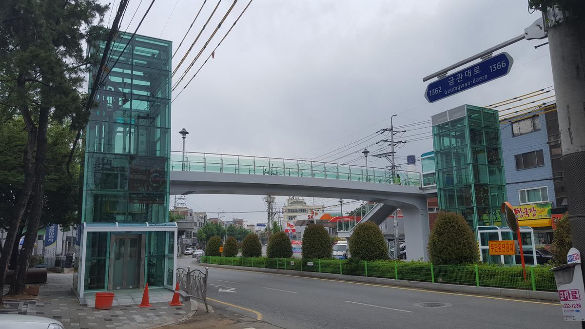 우암초 앞 육교 승강기 설치