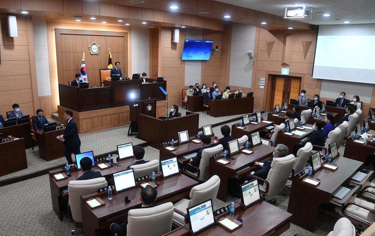 공부하고 연구하는 김해시의회 0