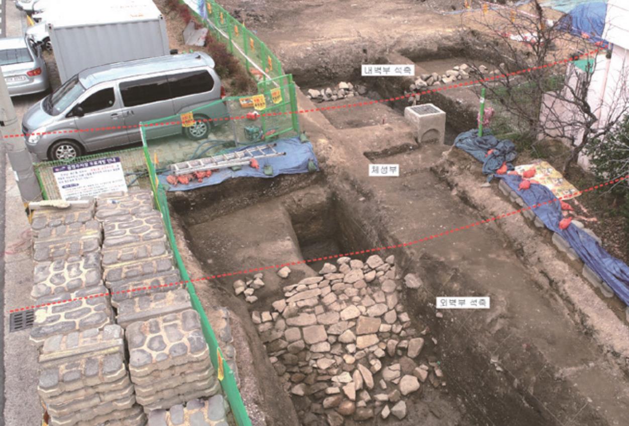 가야시대토성 발굴 현장 사진