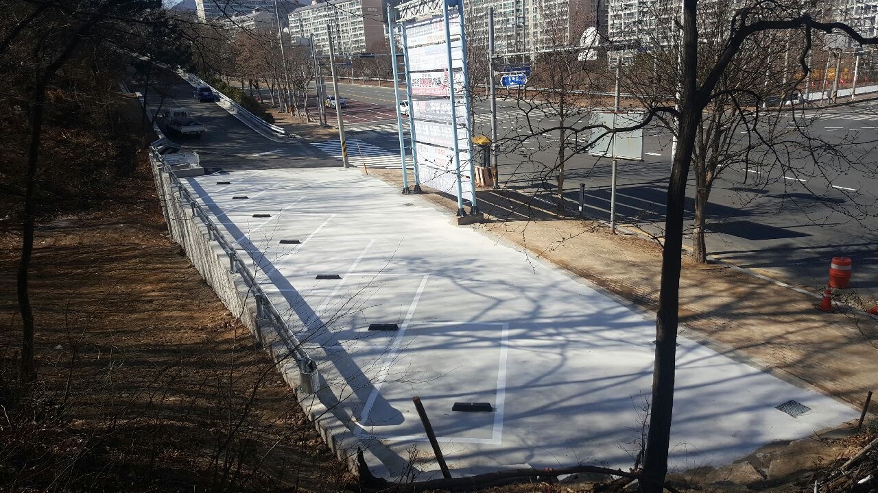 굴암산 등산로 공영주차장 준공0
