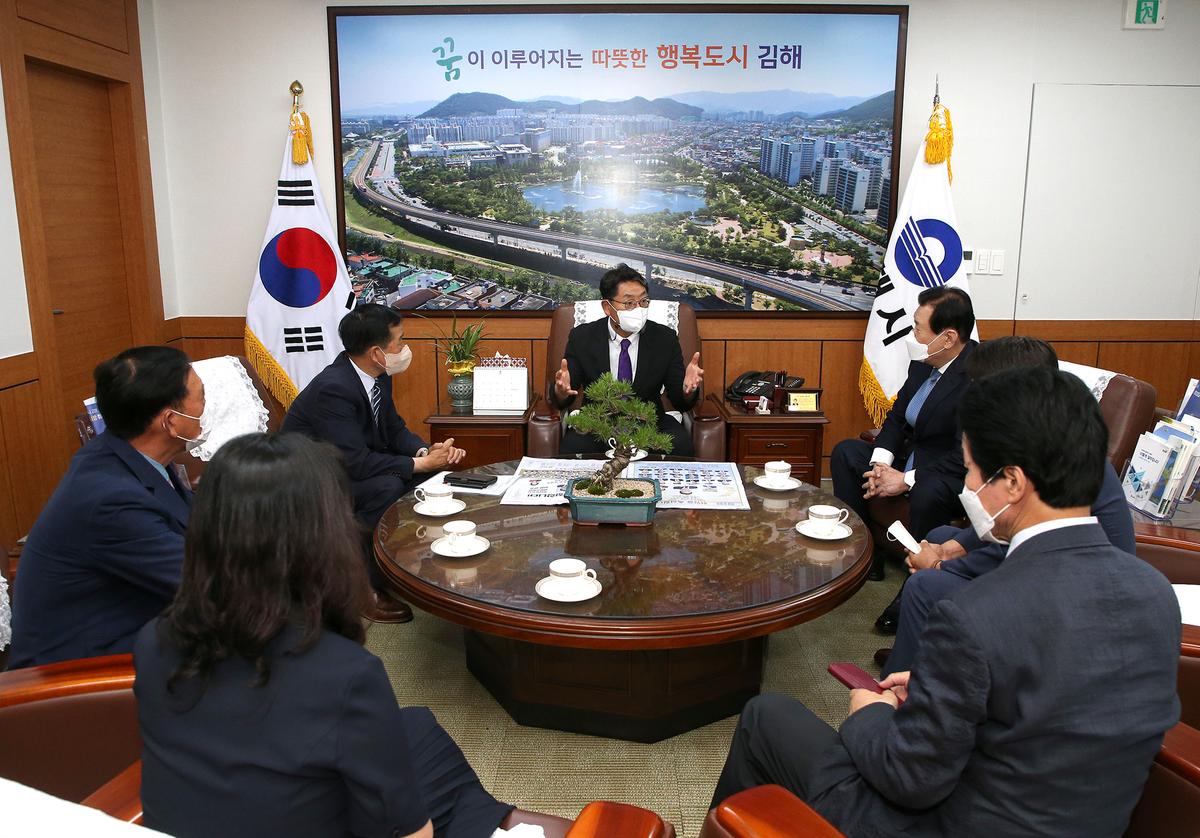 재경 경상남도도민회 취임 축하패 증정4