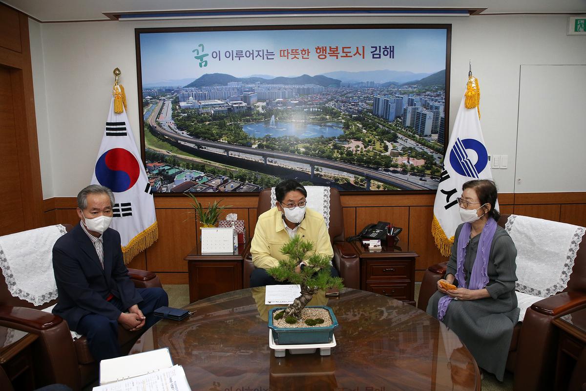 학산금속공업 이웃돕기 성품 기탁식3