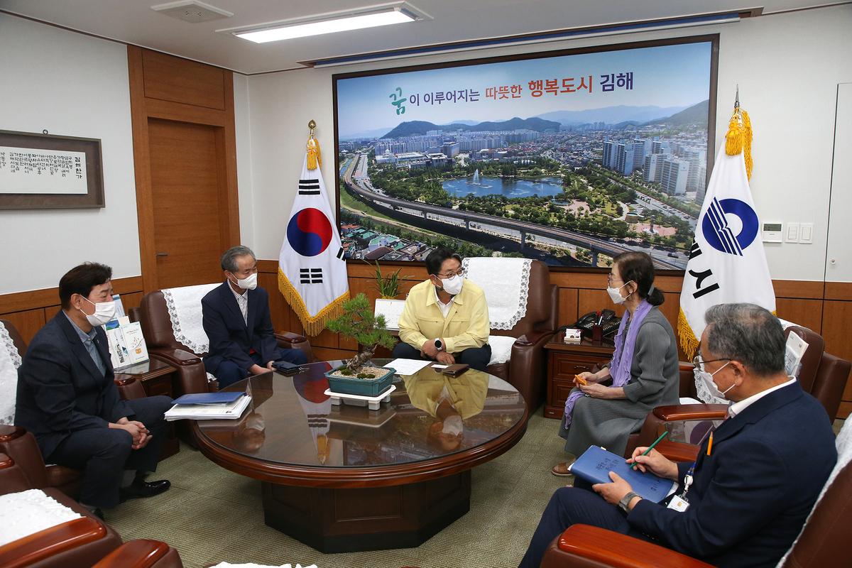 학산금속공업 이웃돕기 성품 기탁식4