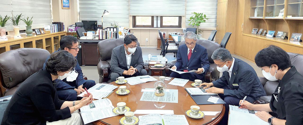 홍태용 김해시장, 박종훈 경남도교육감과 교육 현안 논의