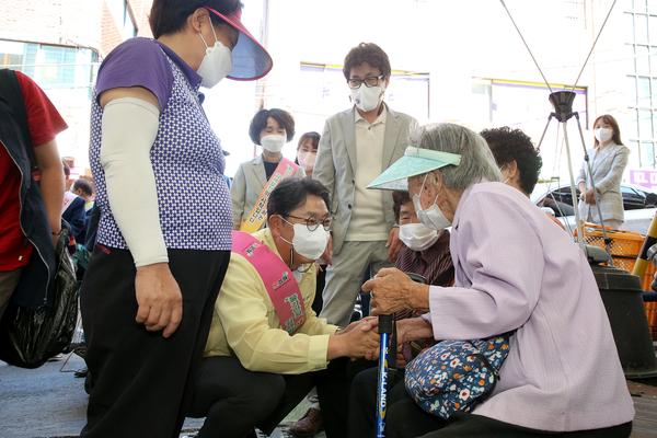 고물가 대응 민생경제현장, 전통시장 방문4