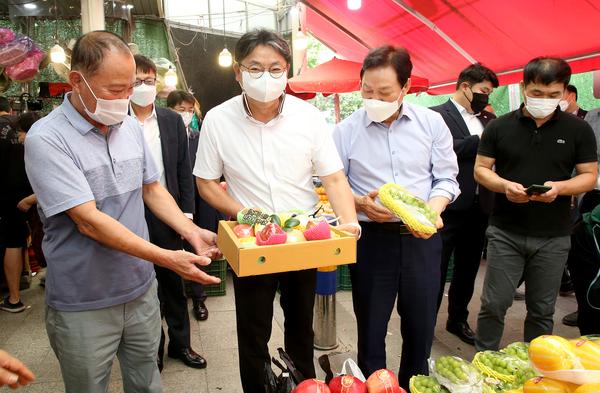 박완수 경남도지사 외동전통시장 방문0