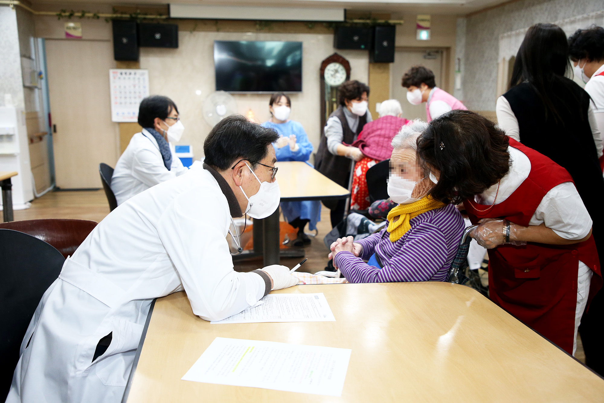 김해시  의사회와 코로나 방문접종반 운영으로 지역사회 면역형성에 박차