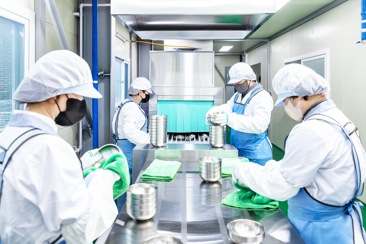 김해시 전국 첫 장례식장 다회용기 공급(2)