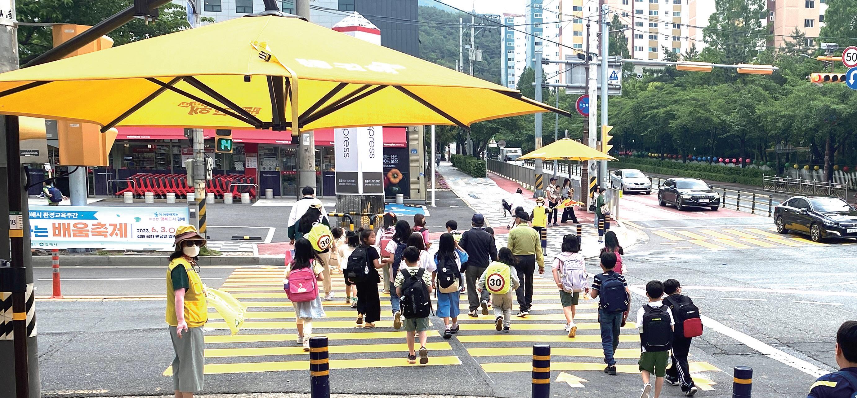 김해시 관내 어린이보호구역 전체 '노란색 횡단보도' 설치