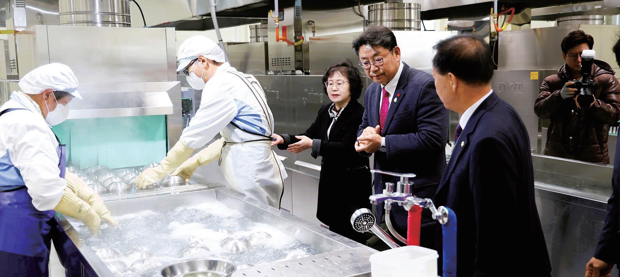 김해시, 다회용기 세척시설 준공식 개최