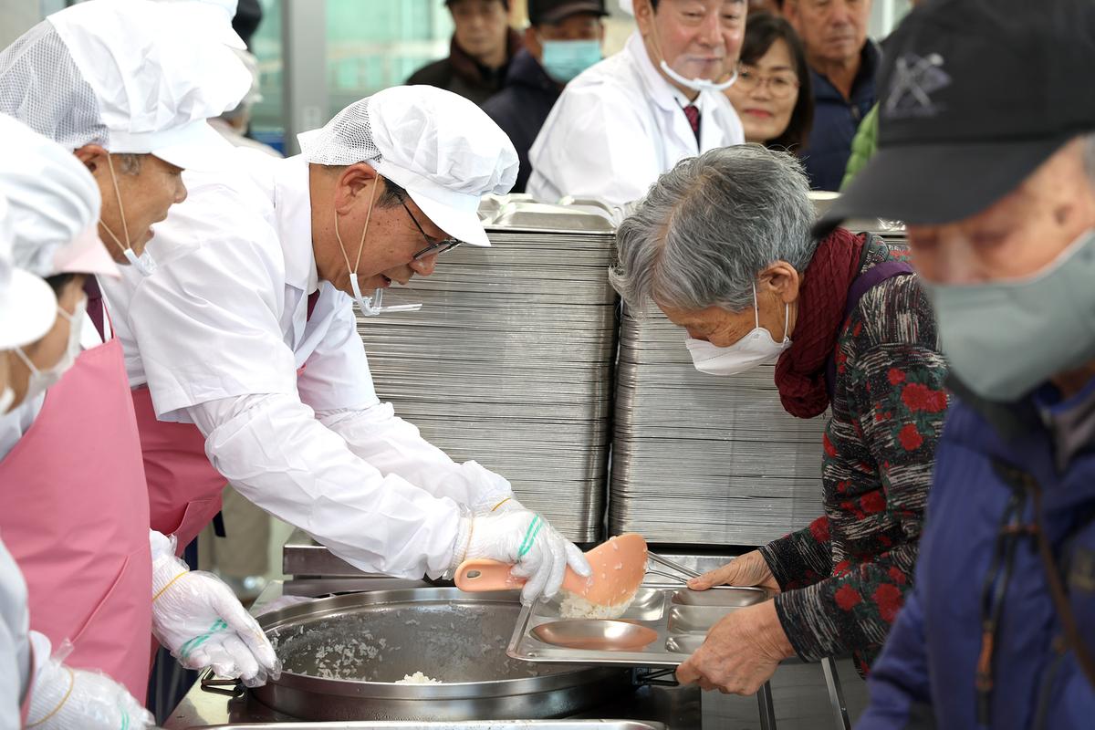 노인종합복지관 급식봉사3