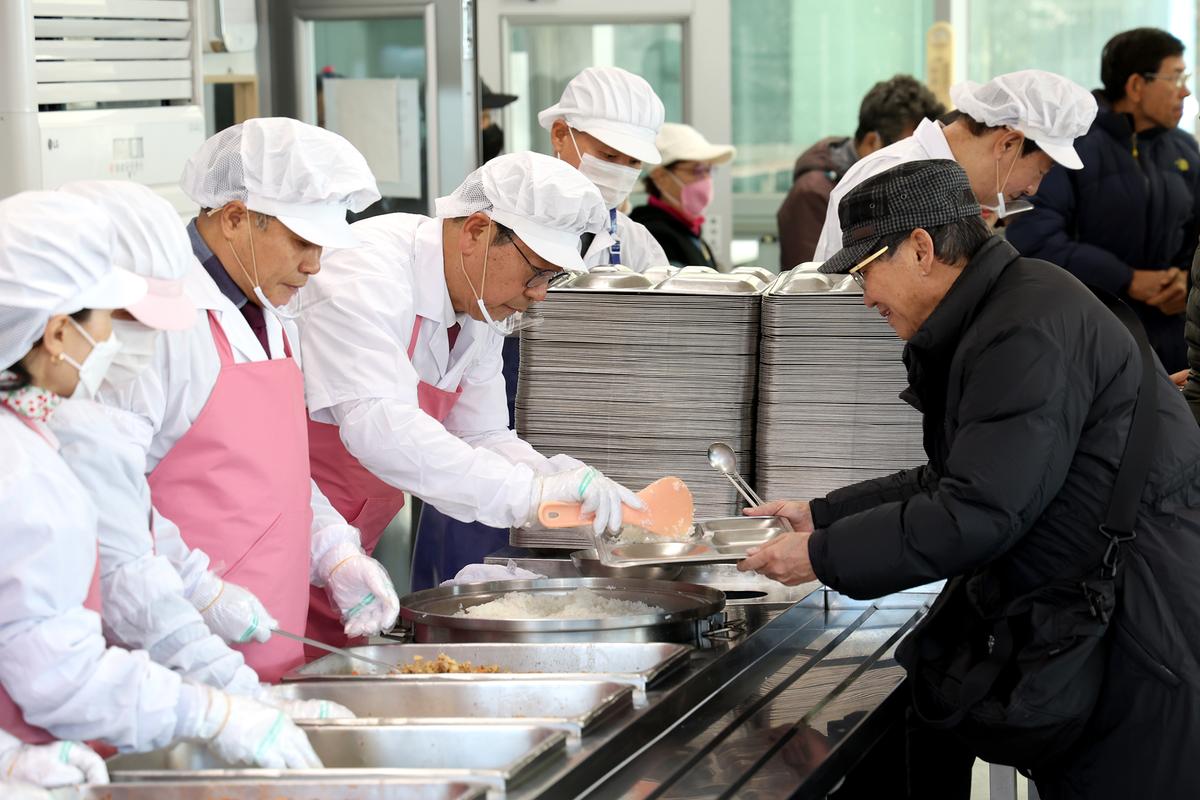 노인종합복지관 급식봉사4