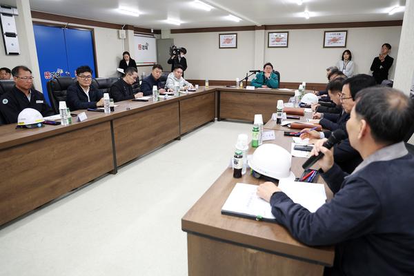 김해종합운동장 건립사업현장방문