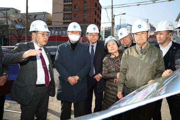 김해시립김영원미술관 조성을 위한 김해시운동장 현장점검