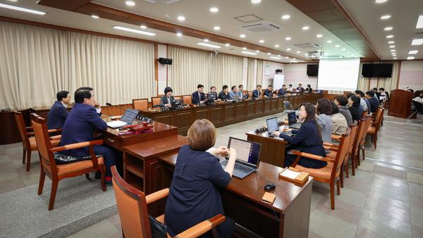 김해시의회, 종이 없는 의원간담회 개최