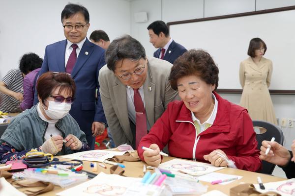 동부노인종합복지관 어버이날 기념행사3