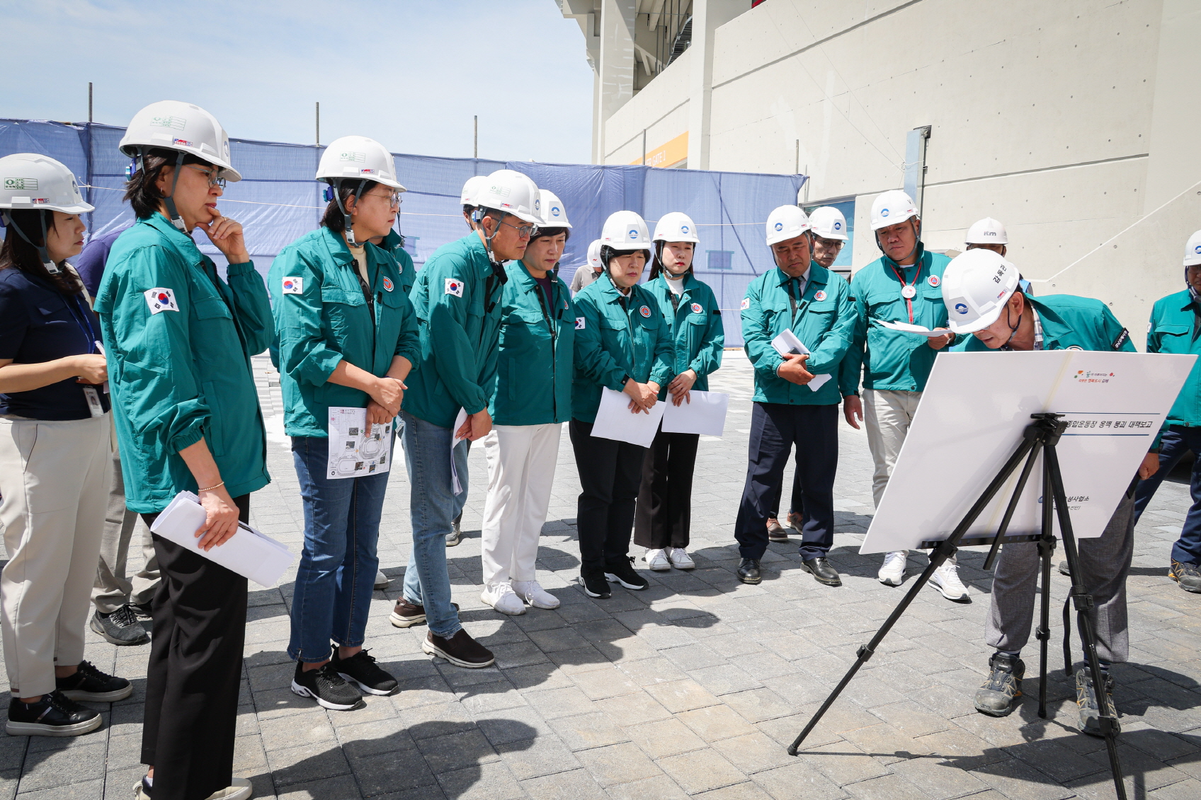 사회산업위원회 현장방문(김해종합운동장 공사현장)
