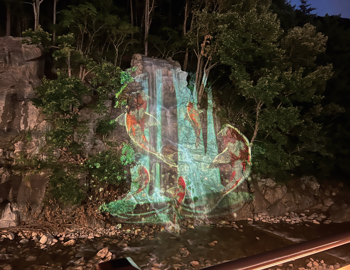 2곳이던 폭포수를 3곳으로 증설로 대청폭포 힐링 공간