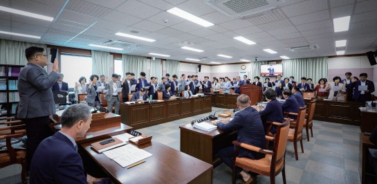 김해시의회, 2025년도 행정사무감사 마무리0