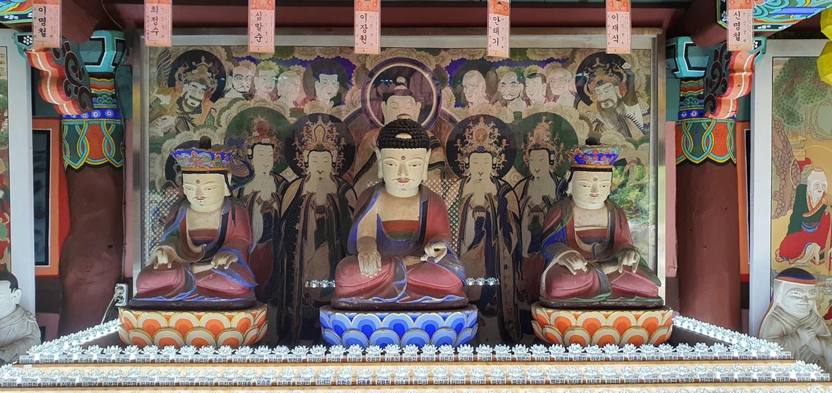 김해 은하사 응진전 석조석가여래삼존상 및 십육나한상 일괄0