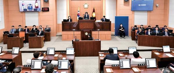 제274회 김해시의회 임시회 개회0